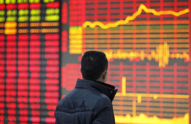 港股恒指高开0.36 ,恒腾网络开涨逾31 ,小鹏汽车大涨8 ,大型科技股普涨